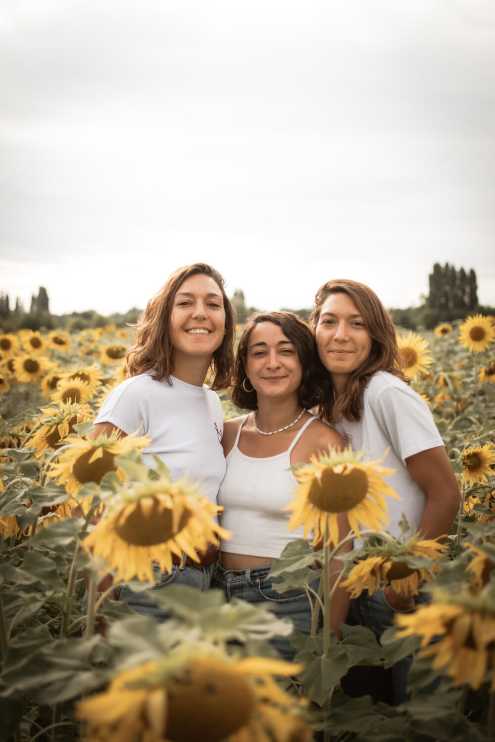 emma-rachel-clotilde-la-smala-2 (1) Enfant se faisant masser